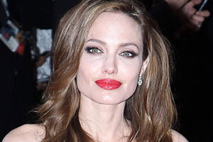 Angelina Jolie Plastic Surgery Photos